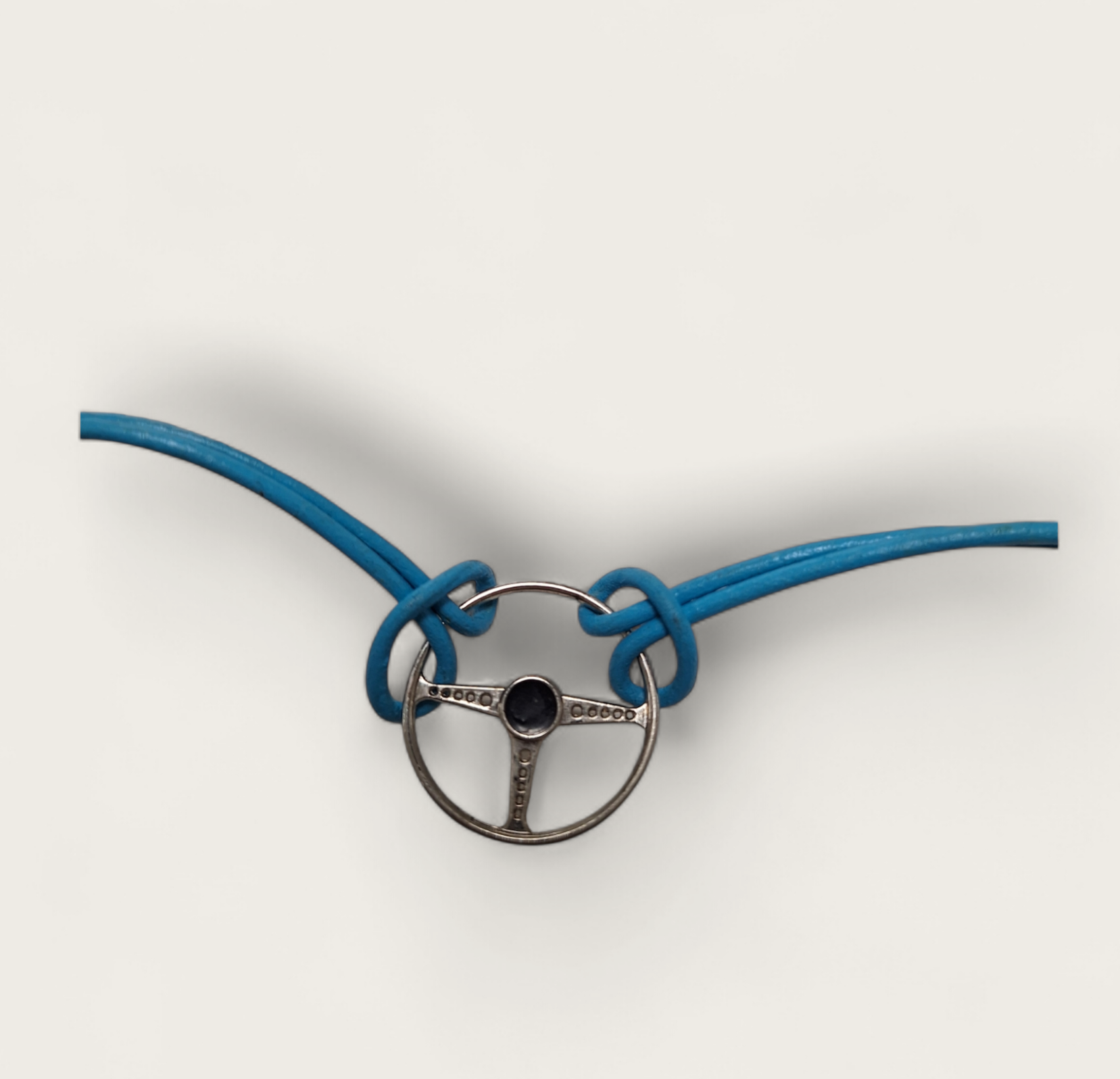 Armband mit Lenkrad Anhänger