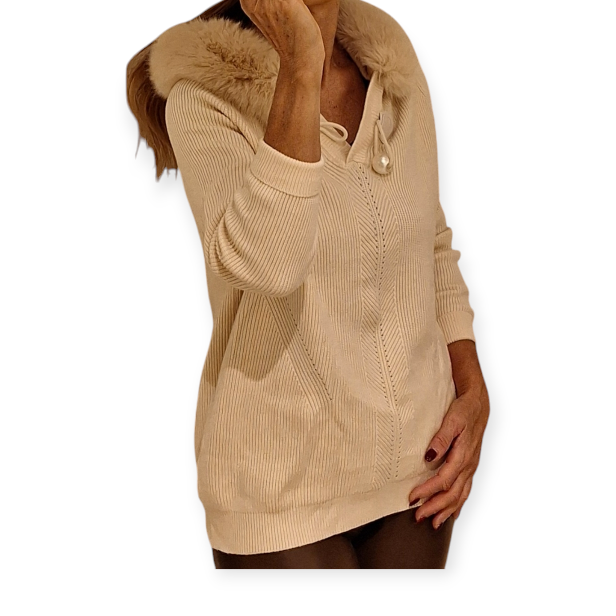 Pullover beige mit Perle und Fellkapuze